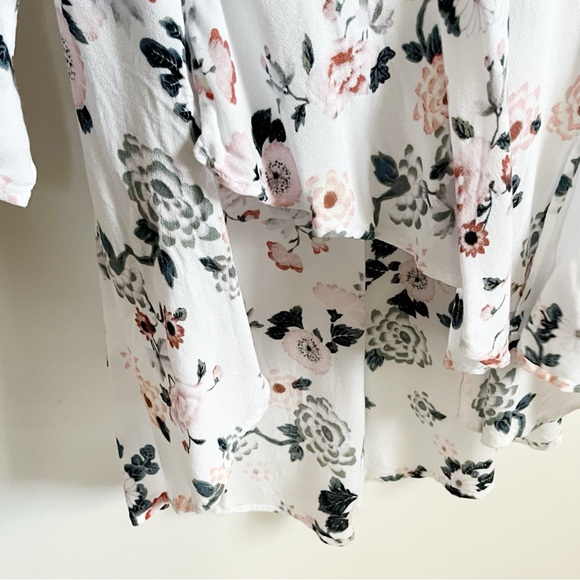 Torrid kimono white pink floral open front lightweight - Picture 5 of 9